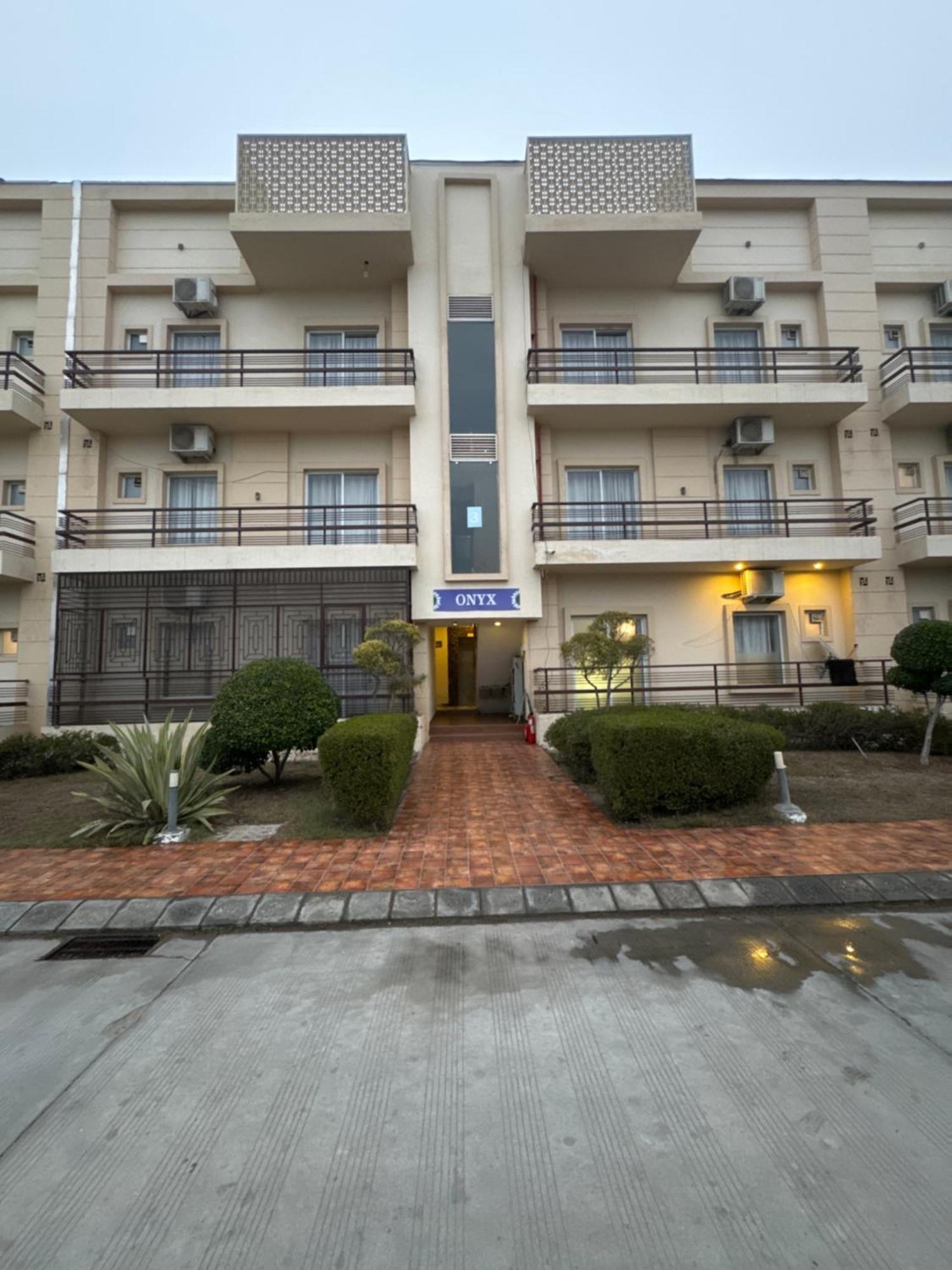 Pearl Suites At Omex Entrenity Vrindāvan 外观 照片