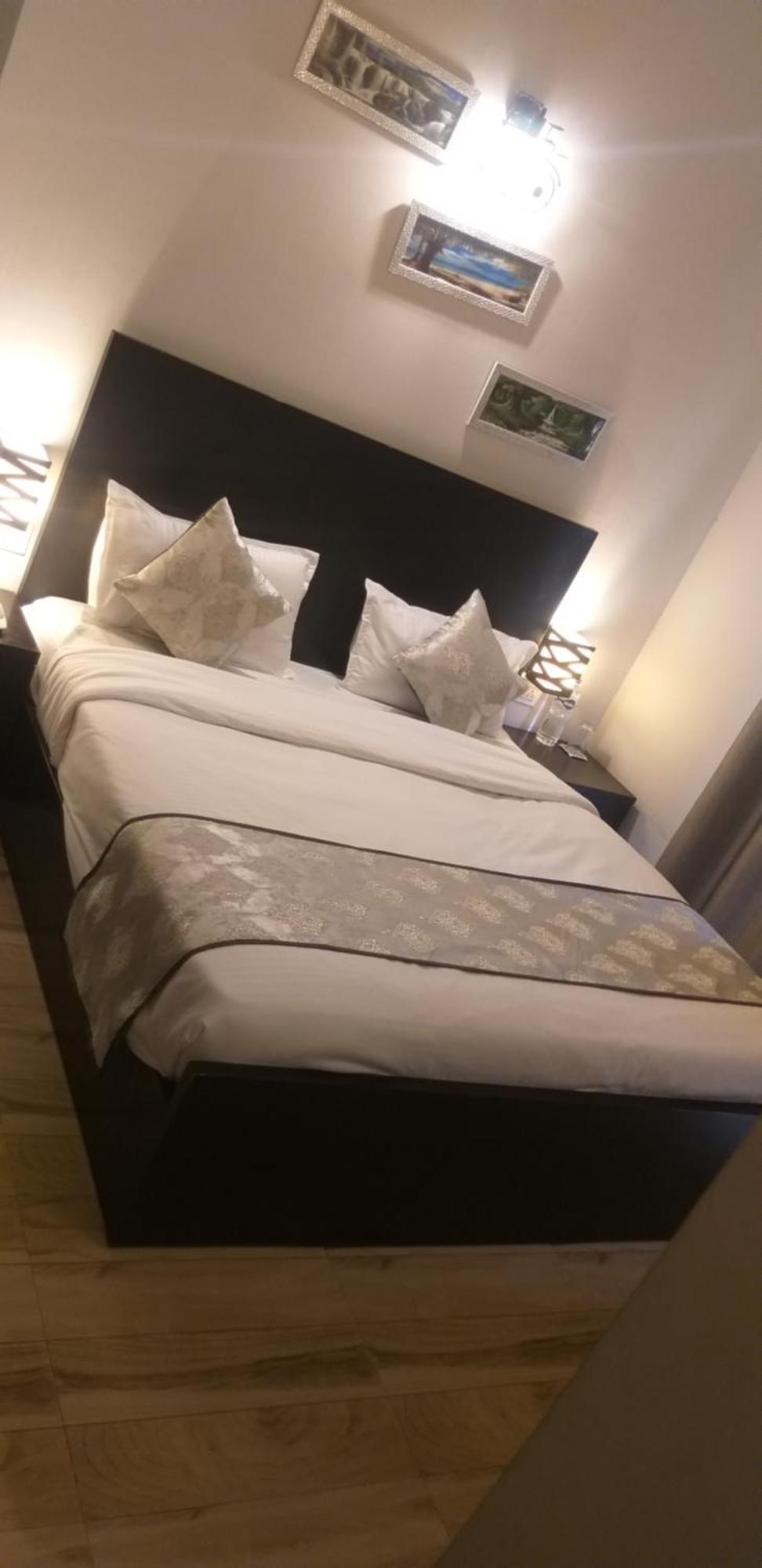 Pearl Suites At Omex Entrenity Vrindāvan 外观 照片
