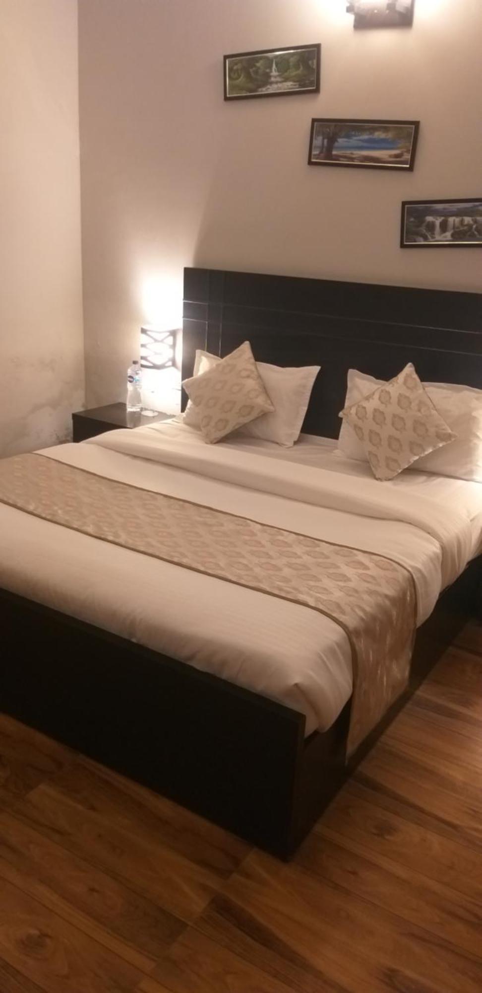 Pearl Suites At Omex Entrenity Vrindāvan 外观 照片
