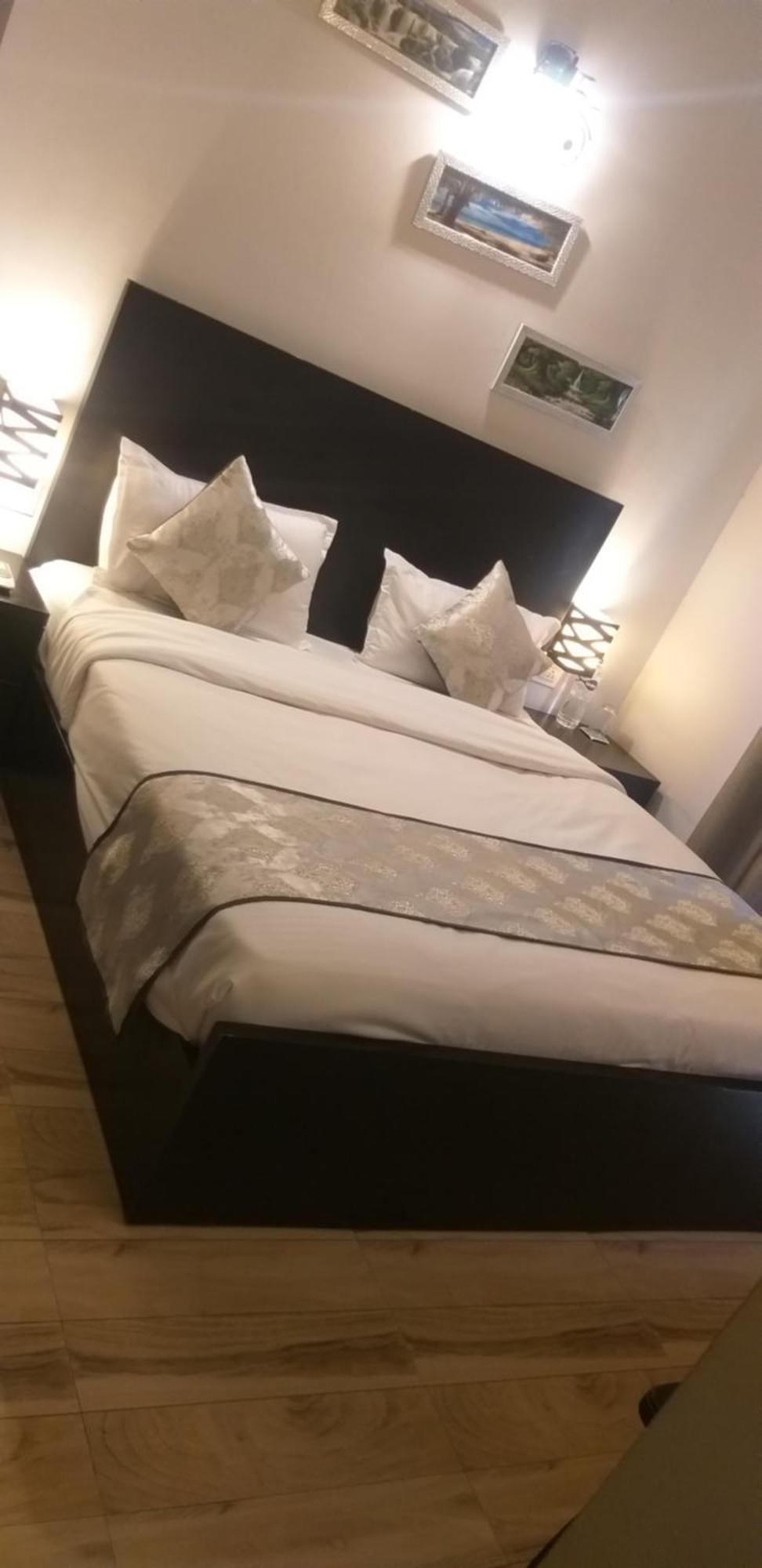 Pearl Suites At Omex Entrenity Vrindāvan 外观 照片