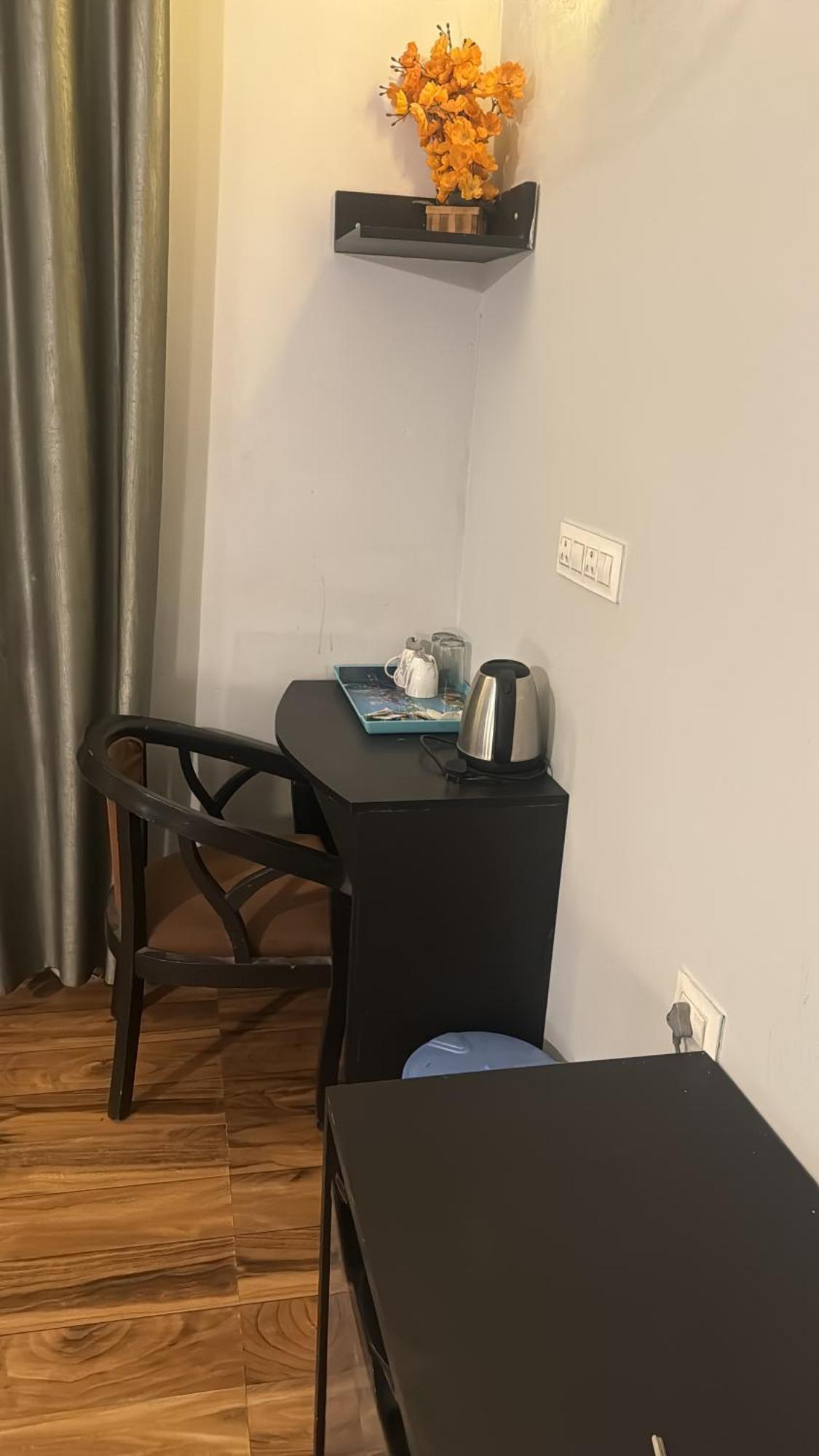Pearl Suites At Omex Entrenity Vrindāvan 外观 照片