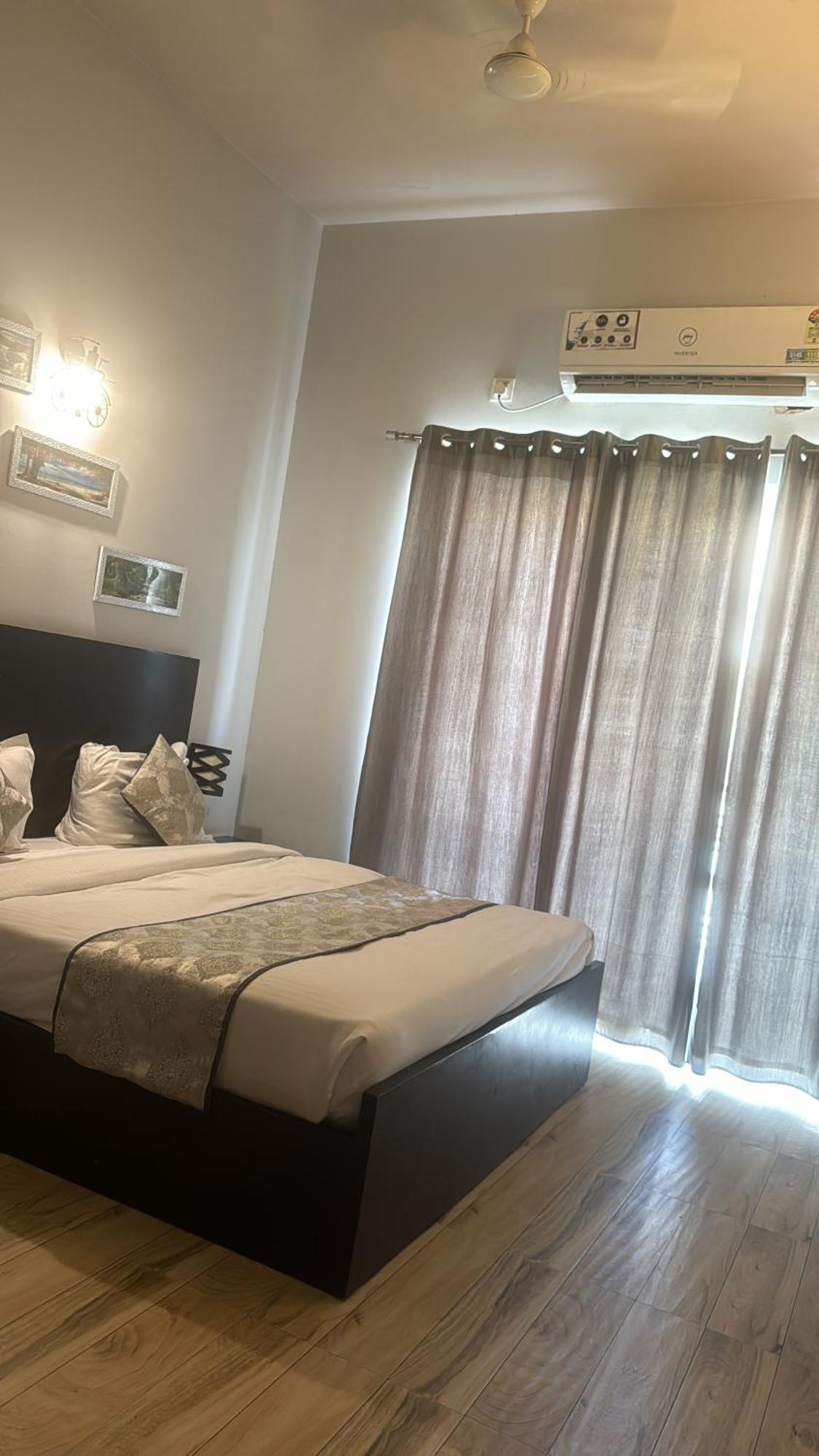 Pearl Suites At Omex Entrenity Vrindāvan 外观 照片